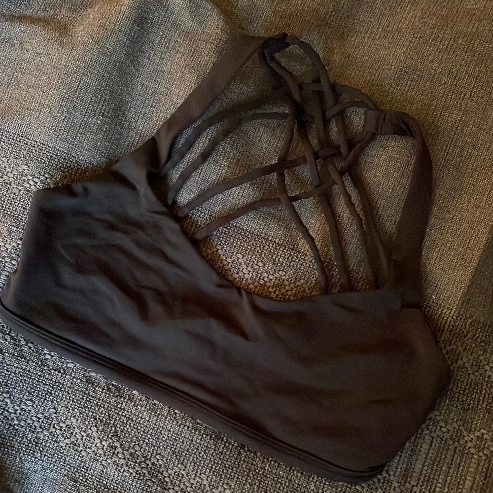 Lululemon sports-bra